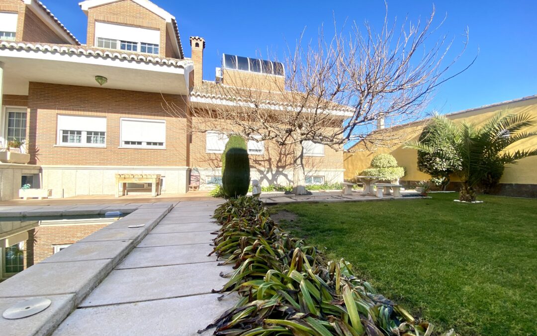 CHALET INDEPENDIENTE EN SONSECA