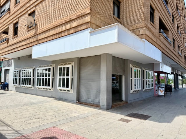 LOCAL EN ALQUILER EN AVD AMERICA